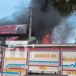 Voraz incendio afecta negocio de llantas y lubricantes en Estelí Estelí