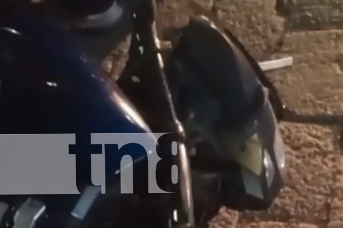 Foto: Motociclista muere al impactar cisterna/TN8
