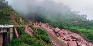 Foto: Espeluznante deslave arrasa un pueblo entero en la India /Cortesía