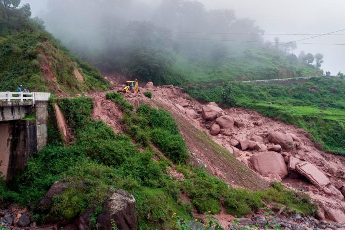 Foto: Espeluznante deslave arrasa un pueblo entero en la India /Cortesía
