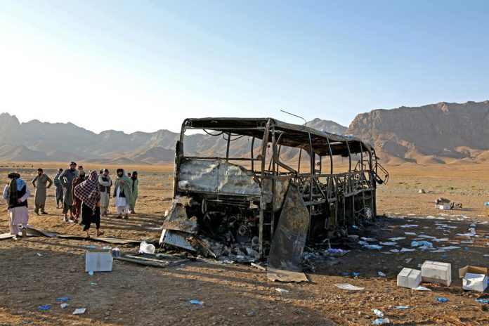 Foto: Saldo de muertos por accidente de bus en Afganistán sube a 76 /Cortesía Foto: Saldo de muertos por accidente de bus en Afganistán sube a 76 /Cortesía