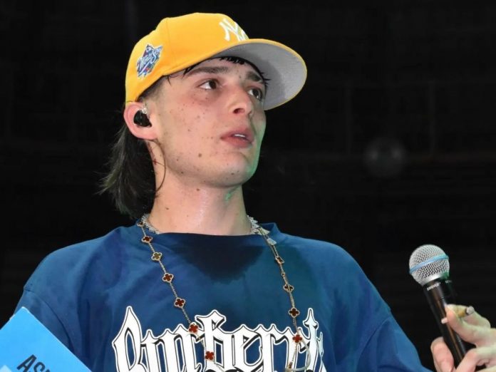 Foto: Peso Pluma se corona a sí mismo “El Rey de los Corridos/ Cortesía.