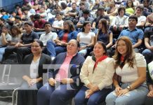 Foto: Entrega de becas a estudiantes de la UNI / TN8