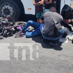 Una moto y una Ruta 104 en Managua, protagonistas de potente accidente Foto: Fuerte accidente cerca de los semáforos del Hospital Militar, Managua / TN8