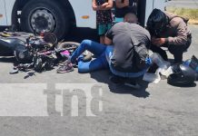 Una moto y una Ruta 104 en Managua, protagonistas de potente accidente Foto: Fuerte accidente cerca de los semáforos del Hospital Militar, Managua / TN8