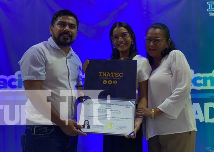 Foto: Reconocimiento a docentes del INATEC Nicaragua / TN8 Foto: Reconocimiento a docentes del INATEC Nicaragua / TN8