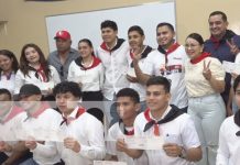 Foto: Entrega de becas en Estelí / TN8