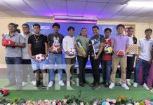 Foto: Entrega de material deportivos para centros tecnológicos en Granada / TN8