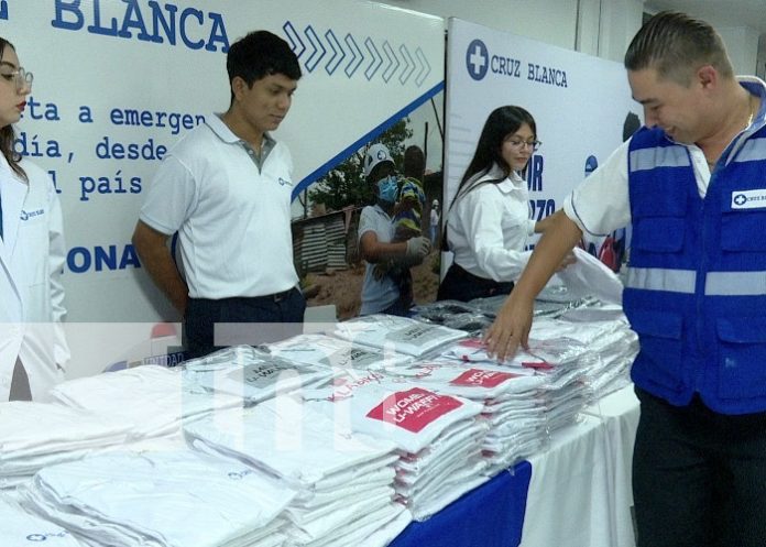 Foto: Uniformes para la Cruz Blanca en Nicaragua / TN8 Foto: Uniformes para la Cruz Blanca en Nicaragua / TN8