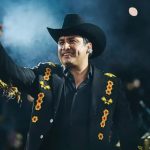 Foto: Julión Álvarez llega al Estadio Soberanía /Cortesía