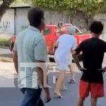 ¡Jobero hombre! Pleito de chavalos en el centro de Chinandega (VIDEO) Foto: Pleito de jóvenes en Chinandega / TN8