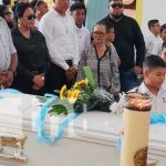 Último adiós: Tristeza y consternación por muerte de niño en incendio en Bluefields Foto: Trágica muerte de niño por incendio en un barrio de Bluefields, Caribe Sur de Nicaragua / TN8