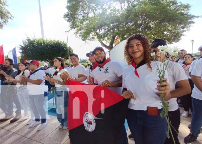 Foto: Homenaje de la Juventud Sandinista a Tomás Borge y Fidel Castro / TN8 Foto: Homenaje de la Juventud Sandinista a Tomás Borge y Fidel Castro / TN8