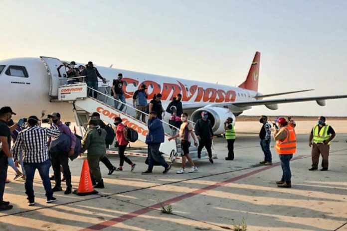 Foto: 59 venezolanos son repatriados desde Bolivia /Cortesía Foto: 59 venezolanos son repatriados desde Bolivia /Cortesía