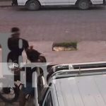 ¡Quedó en VIDEO! Brutal ataque de «El Chibuin» a un hombre y una mujer en Tipitapa Foto: Horrendo crimen en Tipitapa por El Chibuin / TN8