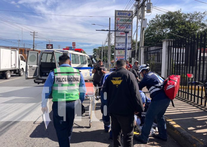 Foto: Mujer con lesiones tras accidente en Carretera Sur / TN8 Foto: Mujer con lesiones tras accidente en Carretera Sur / TN8