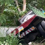 Olvido con el freno de mano termina en accidente en Carretera Sur Foto: Accidente de tránsito en Carretera Sur / TN8