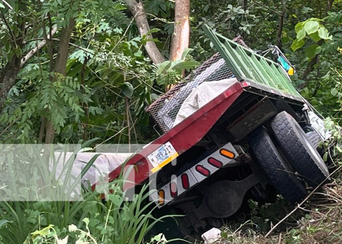 Foto: Accidente de tránsito en Carretera Sur / TN8 Foto: Accidente de tránsito en Carretera Sur / TN8
