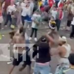 ¡Puros locos! Tremendo pleito en las fiestas de Santo Domingo (VIDEO) Foto: Pleito en fiestas de Santo Domingo / TN8