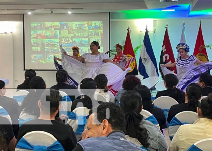 Foto: Congreso Luz y Verdad sobre la educación / TN8 Foto: Congreso Luz y Verdad sobre la educación / TN8