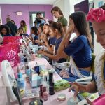 Reinas Nicaragua 2025: automaquillaje y empoderamiento en taller oficial Foto: Taller de automaquillaje con Reinas Nicaragua / TN8