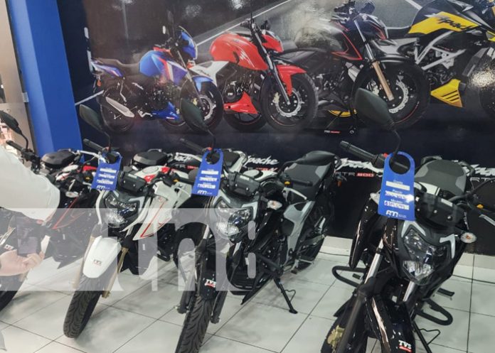 Foto: Motocicletas TVS en Multicentro Las Américas / TN8 Foto: Motocicletas TVS en Multicentro Las Américas / TN8