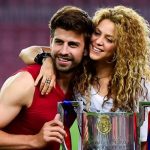 Shakira llora al cantar “Última”, la canción con la que se despidió de Piqué Foto: Shakira llora en el escenario /cortesía