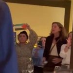 Manifestantes encaran a Trump: “¡Eres el Hitler de nuestro tiempo!” (VIDEO) Foto: Manifestantes desafían a Trump cara a cara /cortesía