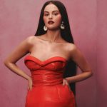 Selena Gómez confiesa que padece artritis como consecuencia del lupus Foto: Selena Gomez: la accesibilidad como esencia de Rare Beauty/Cortesía