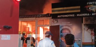 Foto: Fuerte incendio en las cercanías del Mercado Iván Montenegro en Managua/TN8