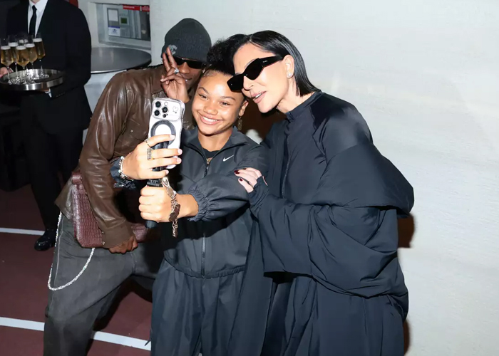 Foto: Travis Scott se deja ver con las Kardashian /cortesía