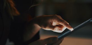 Foto: Tu celular podría dejarte ciego /cortesía