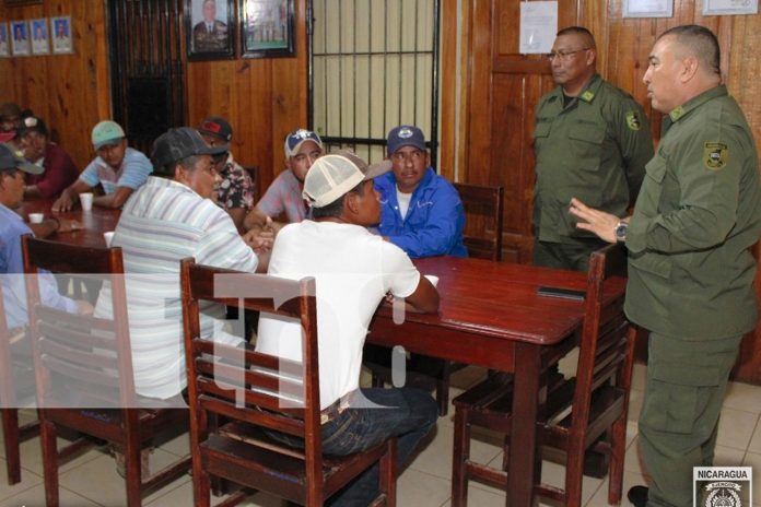 Foto: Ejército fortalece vínculos con productores en Prinzapolka /TN8 Foto: Ejército fortalece vínculos con productores en Prinzapolka /TN8
