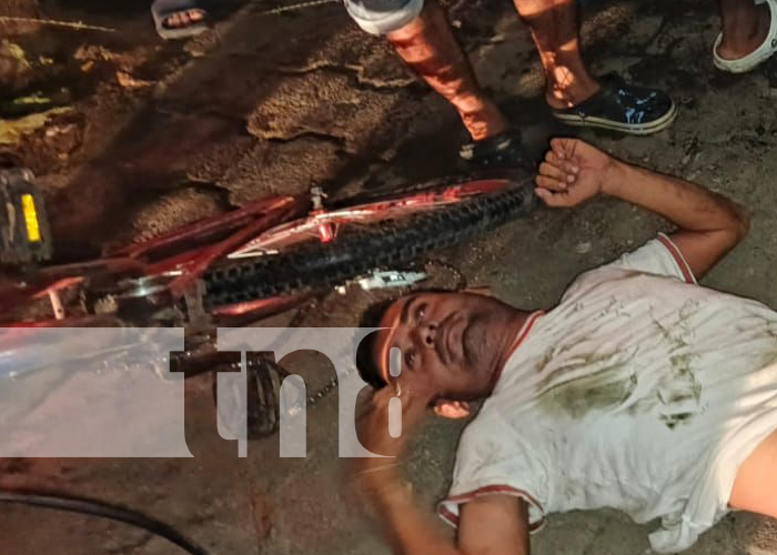 Foto: triciclero ebrio sobrevive caída a cauce en Chinandega / TN8