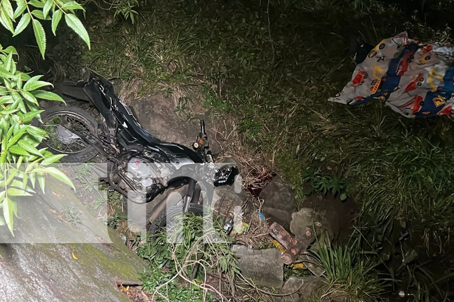 Foto: Motociclista muere al caer en abismo en carretera de Chontales /TN8