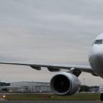 Adolescente afgano sobrevive escondido en tren de aterrizaje de avión Foto:Adolescente afgano escondido en tren de aterrizaje de avión/Cortesía