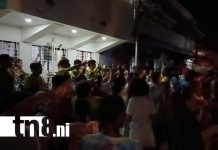 Tata Chombo hizo el milagro: premio mayor de la Lotería Nacional lo vendió una promesante de San Jerónimo en Bluefields Foto: Bluefields! Tata Chombo hace ganadores a varias familias en Lotería Nacional/TN8