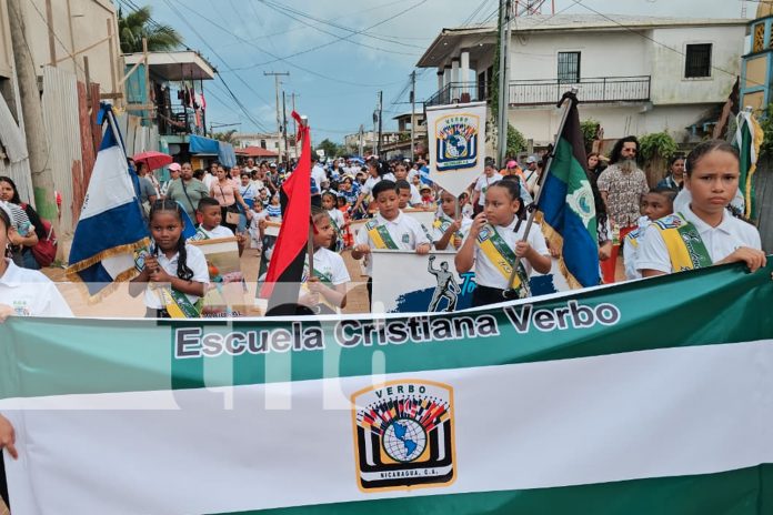 Foto: Escuelas de Bilwi participaron en un colorido desfile patrio /TN8 Foto: Escuelas de Bilwi participaron en un colorido desfile patrio /TN8