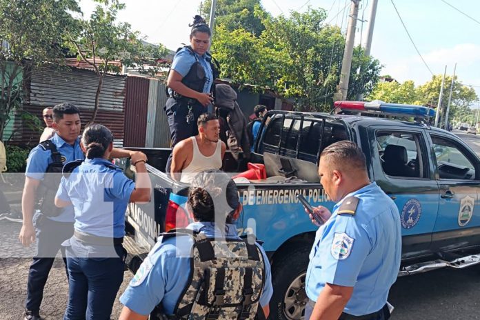 Foto: Capturan al ladrón de espejos de Jonathan González /TN8 Foto: Capturan al ladrón de espejos de Jonathan González /TN8