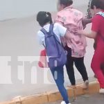 Chofer de la Ruta 175 es aplaudido por su rápida acción para salvar una vida en Managua Foto: Chofer en Managua salva a mujer herida/TN8