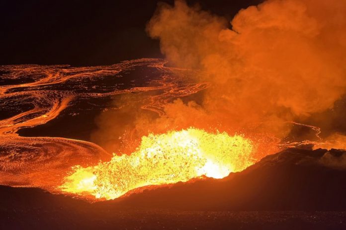 Foto: Impresionante fuente de lava brota del volcán Kilauea /Cortesía Foto: Impresionante fuente de lava brota del volcán Kilauea /Cortesía
