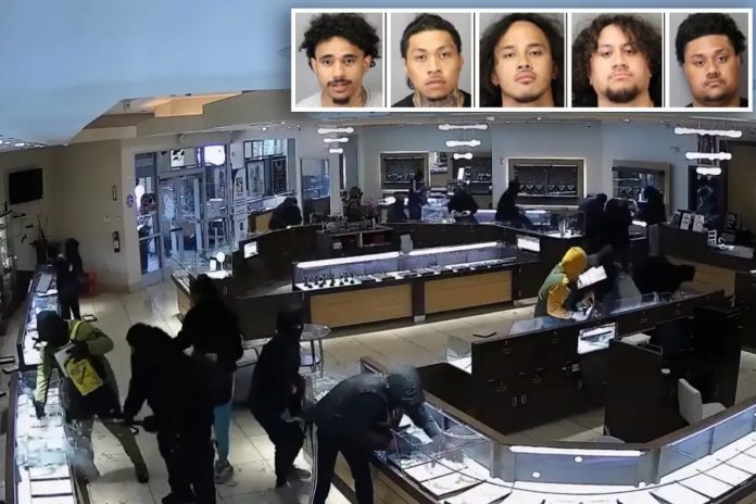 Foto: Cámara graba robo millonario en joyería de California /Cortesía