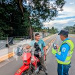 Policía Nacional sensibiliza a conductores de buses, taxis  y mototaxis en Granada Foto: Granada refuerza la seguridad vial con charla a Conductores/TN8