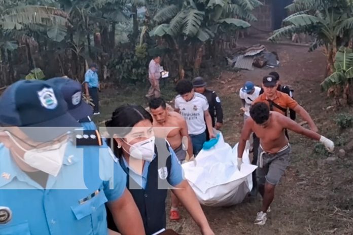 Foto: Carazo Investigaciones en curso tras hallazgo de cadáver en barrio/TN8 Foto: Carazo Investigaciones en curso tras hallazgo de cadáver en barrio/TN8