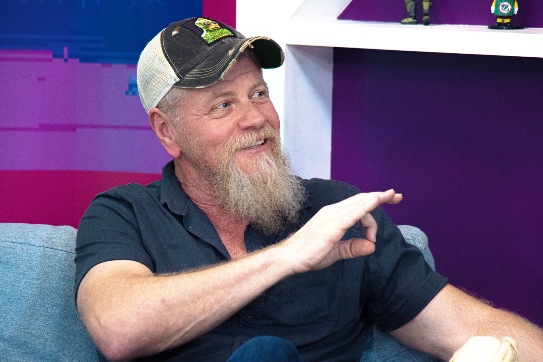 Foto: Finn Jones y Michael Cudlitz en el set de El Lobby TN8 previo al Comic Con