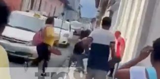 Foto: Pleito en una calle de Granada / TN8