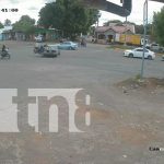 Intersección mortal: hasta 3 accidentes diarios registran cámaras de seguridad Foto: Conductores sufren accidentes diarios en la misma curva /TN8