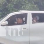 «Van hasta el queso»: Jóvenes ebrios manejan sin control en Linda Vista, Managua Foto: Captan a jóvenes en estado de ebriedad en un vehículo en Linda Vista, Managua / TN8