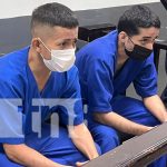 Asalto con pistola en mano lleva a dos sujetos a los Juzgados de Managua Foto: Procesan a sujetos por robo violento en Managua / TN8