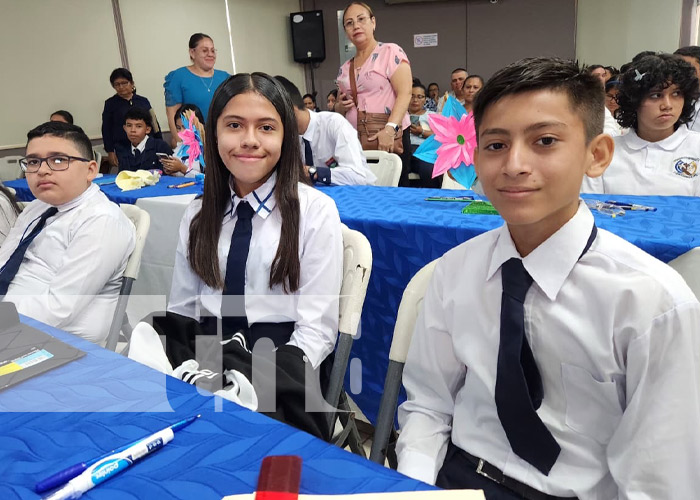 Foto: Certamen de expresión oral y escrita sobre héroes y mártires de Nicaragua / TN8